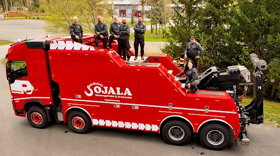 Hinauspalvelu Ojala Oy on perustettu vuonna 1975. Alkujaan toimimme autokorjaamona. Hinaustoimintamme alkoi vuonna 1981. Alalla Hinauspalvelu Ojala Oy tunnetaan luotettavana ja ammattitaitoisena toimijana jo yli 50 vuoden ajan.